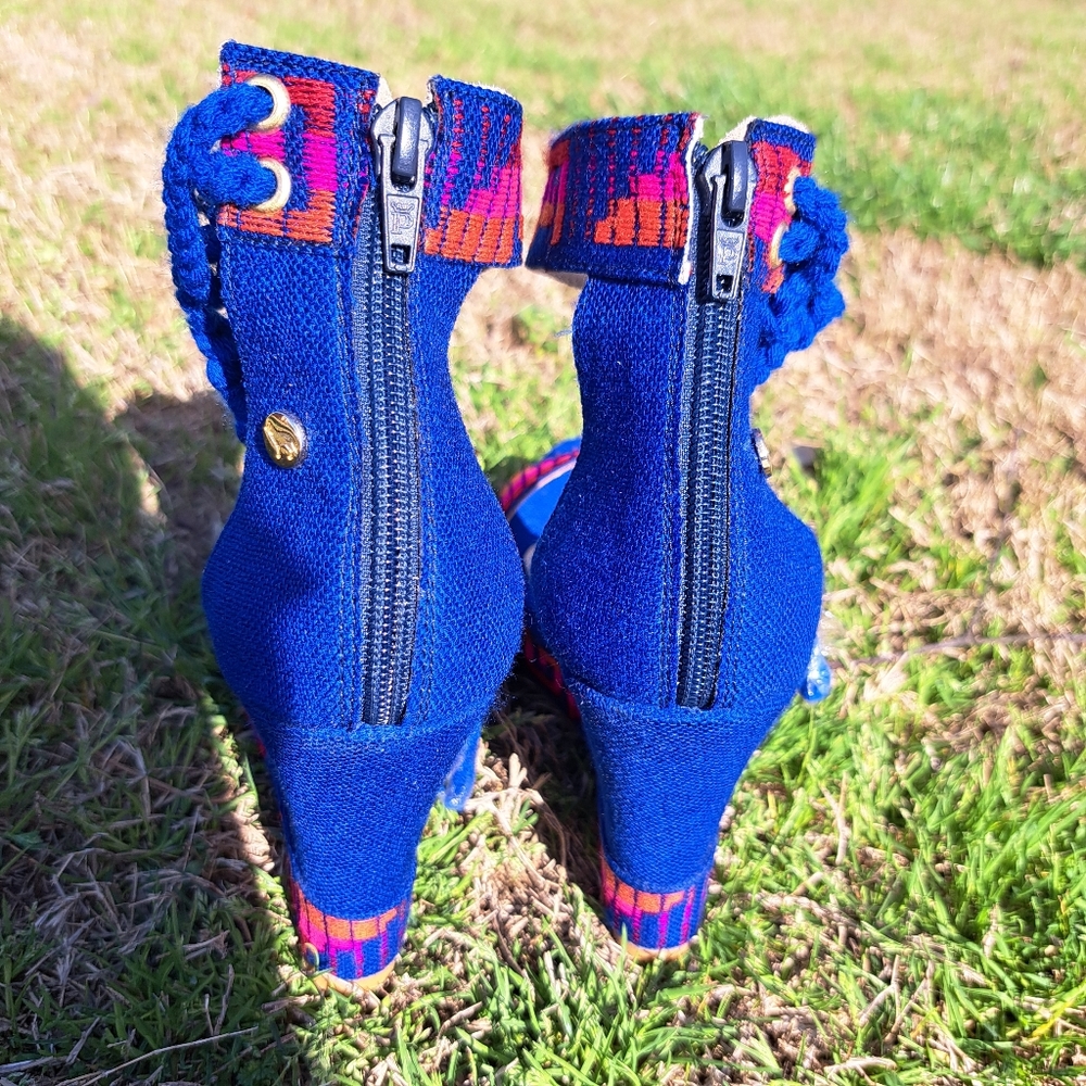 Blue Heels With Multicolored Design - image 7